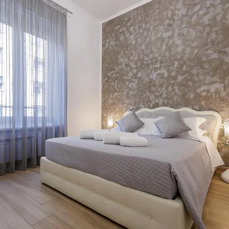 Genoa Lux Apartments With Parking Exterior photo