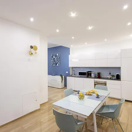 Genoa Lux Apartments With Parking Exterior photo