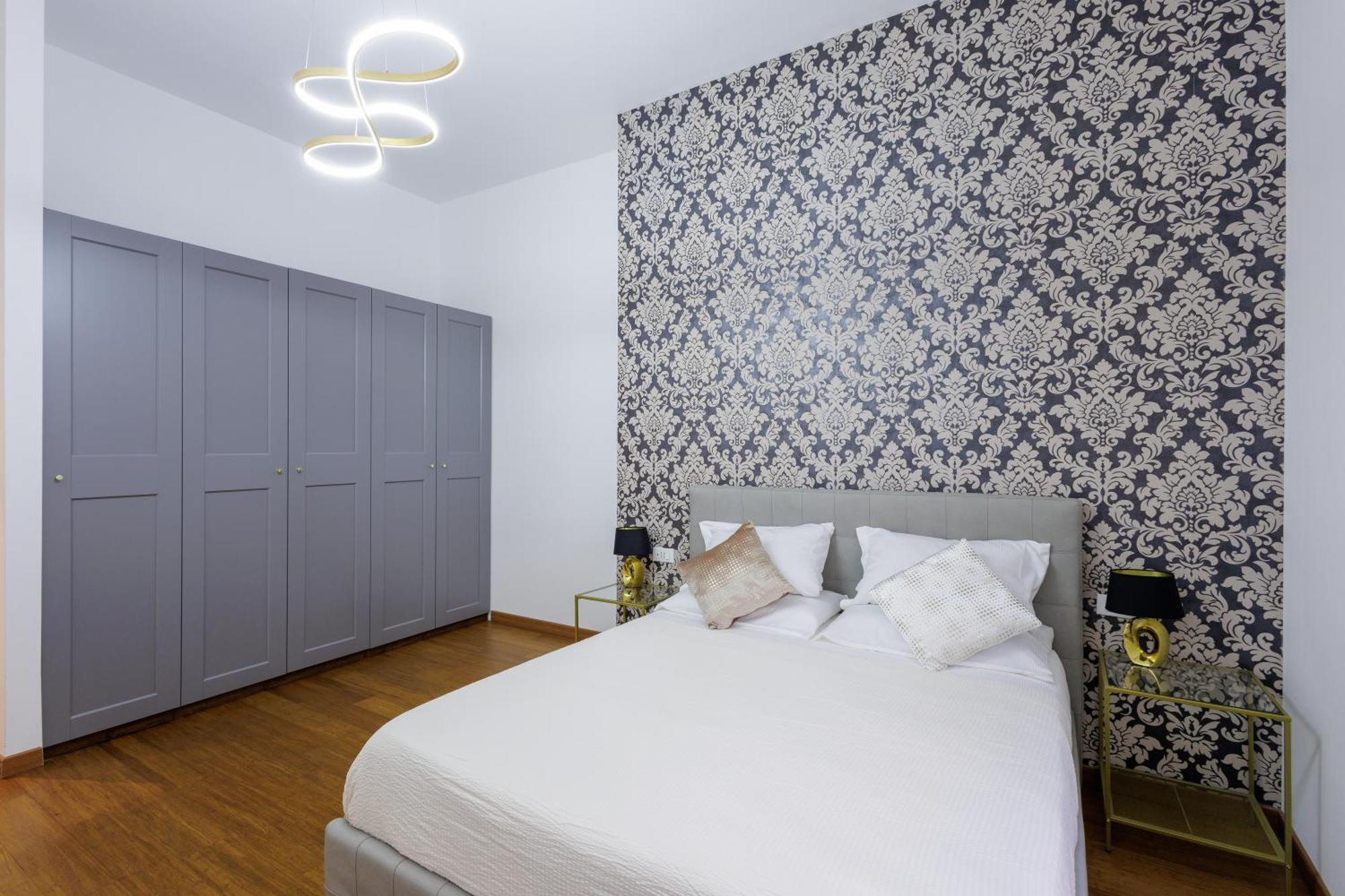 Lux With Parking Apartment Genoa